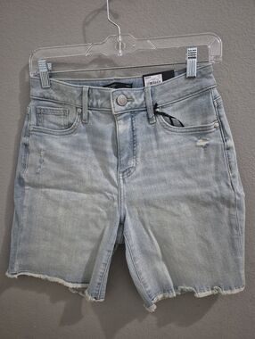 Simply Vera Vera Wang Light Wash Denim Shorts